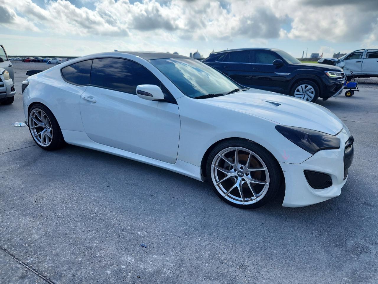 2013 HYUNDAI GENESIS