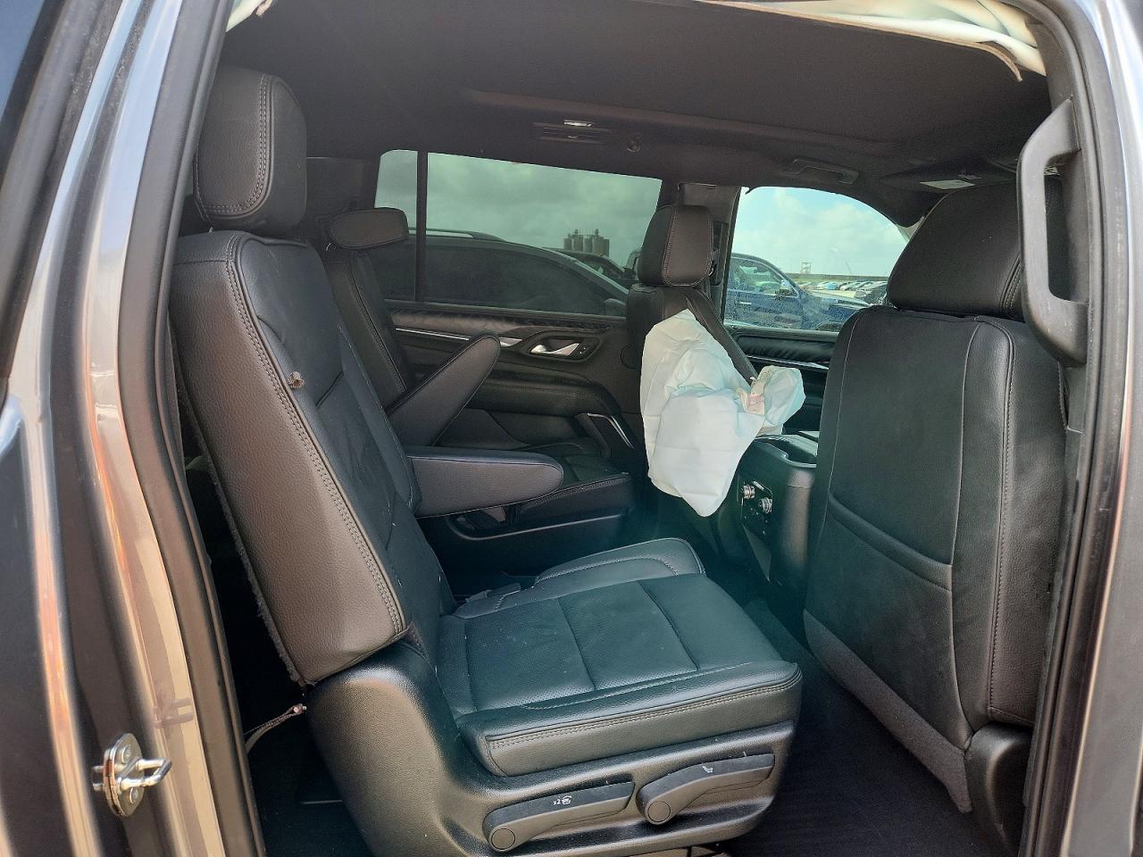 2022 GMC YUKON
