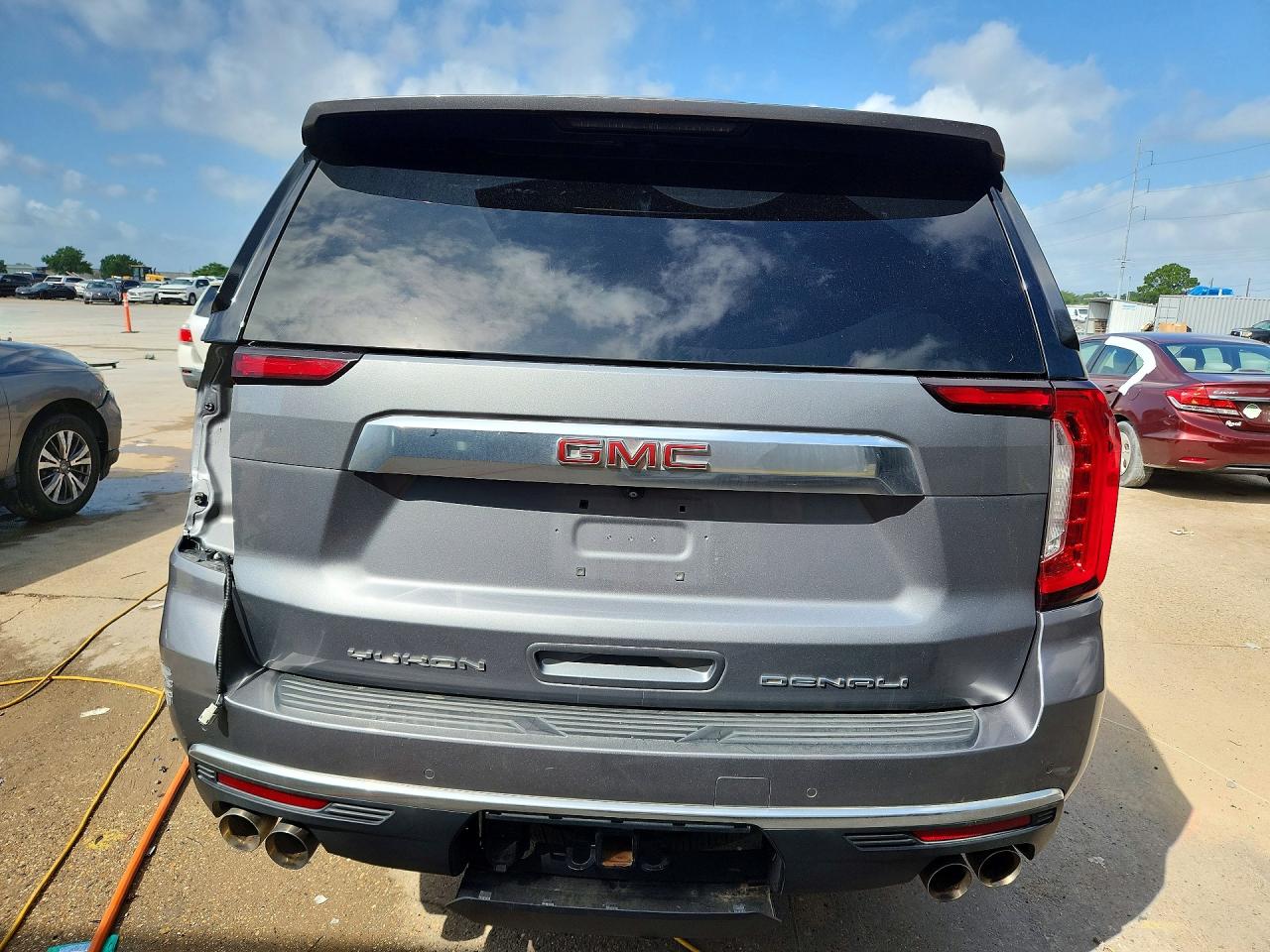 2022 GMC YUKON