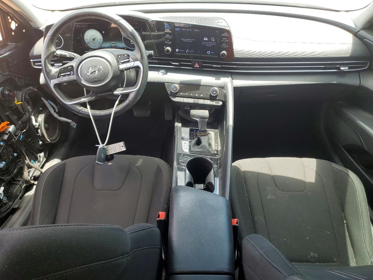 2022 HYUNDAI ELANTRA