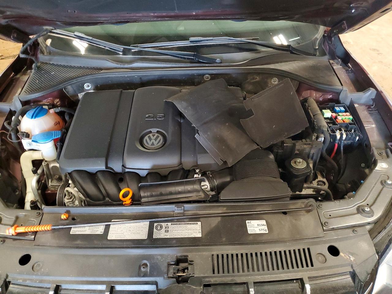 2013 VOLKSWAGEN PASSAT