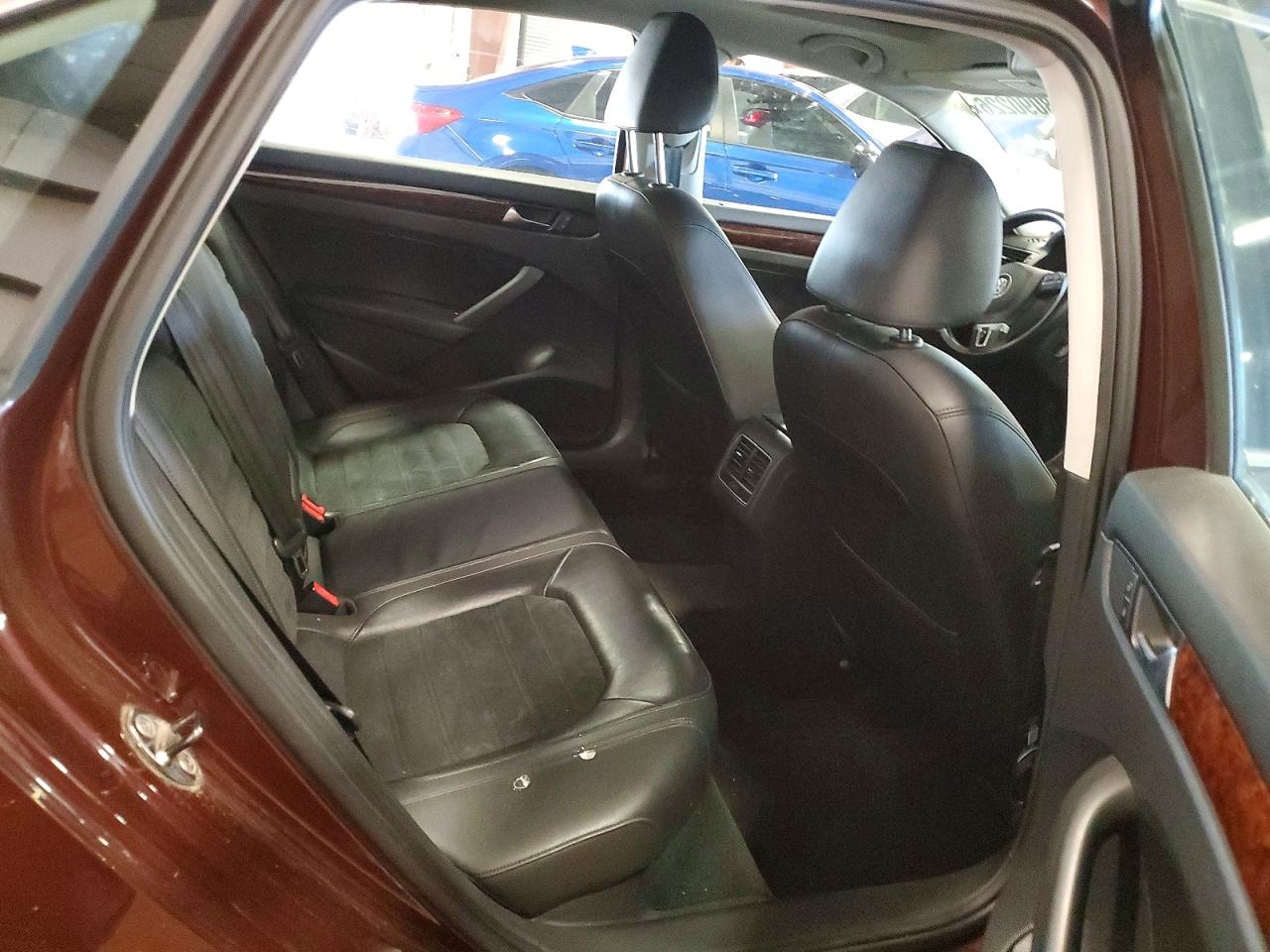 2013 VOLKSWAGEN PASSAT