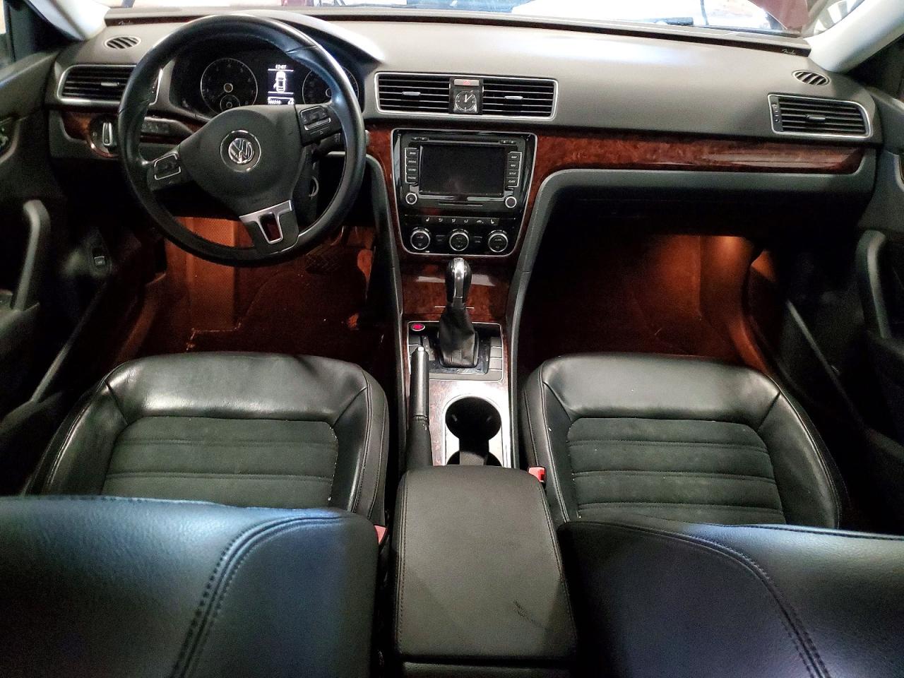 2013 VOLKSWAGEN PASSAT