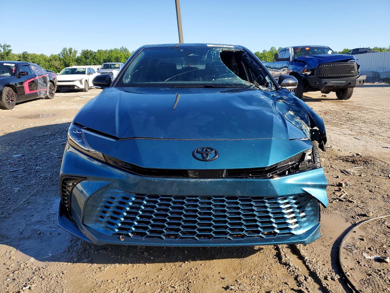2025 TOYOTA CAMRY