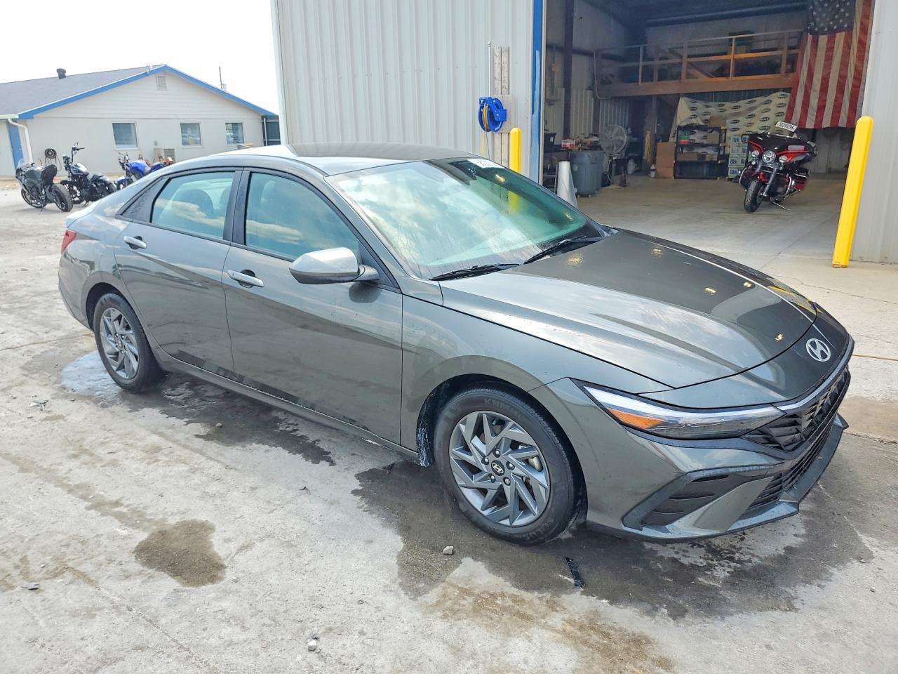 2024 HYUNDAI ELANTRA