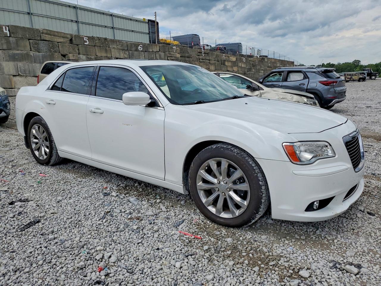 2013 CHRYSLER 300