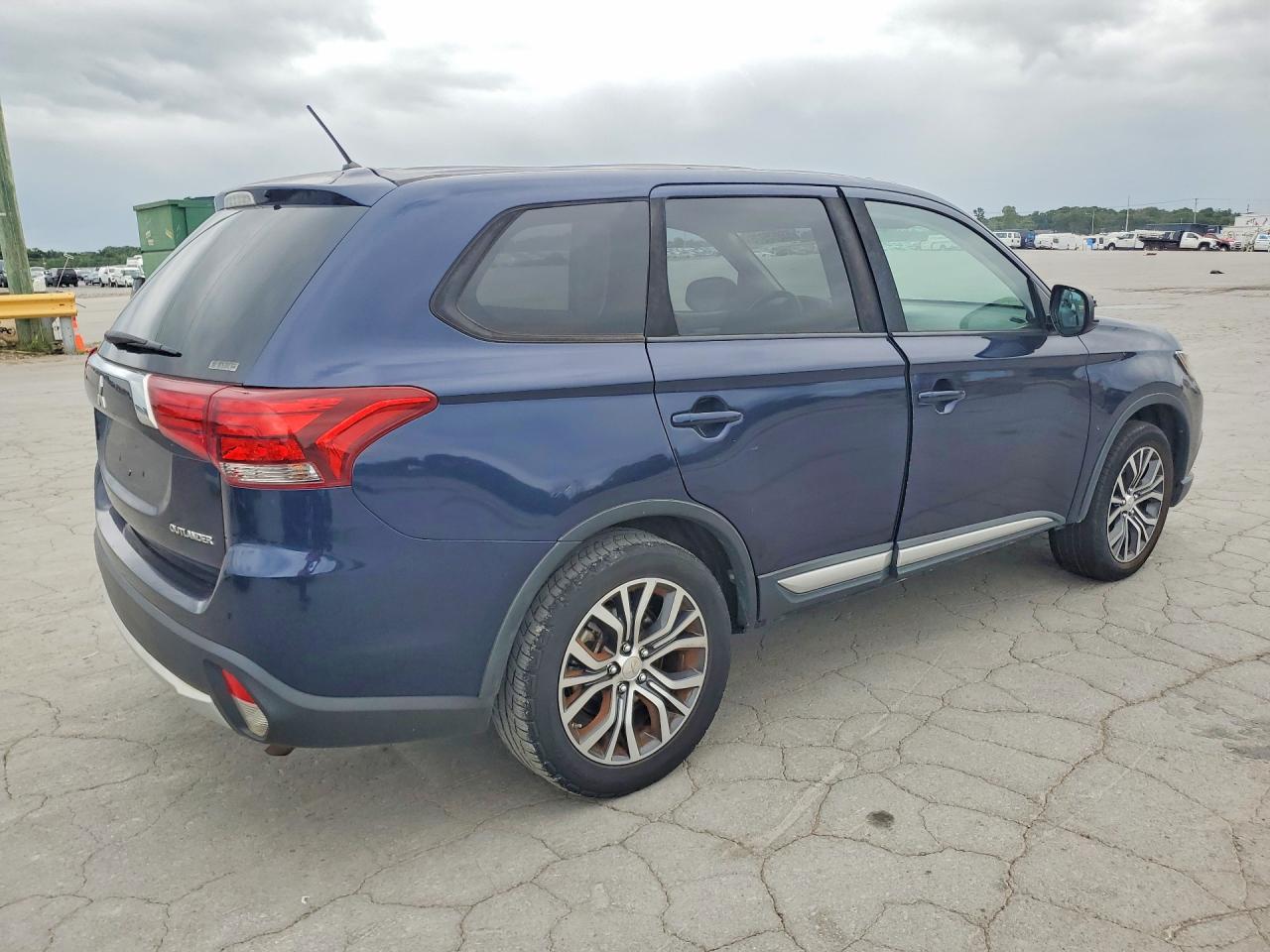 2016 MITSUBISHI OUTLANDER