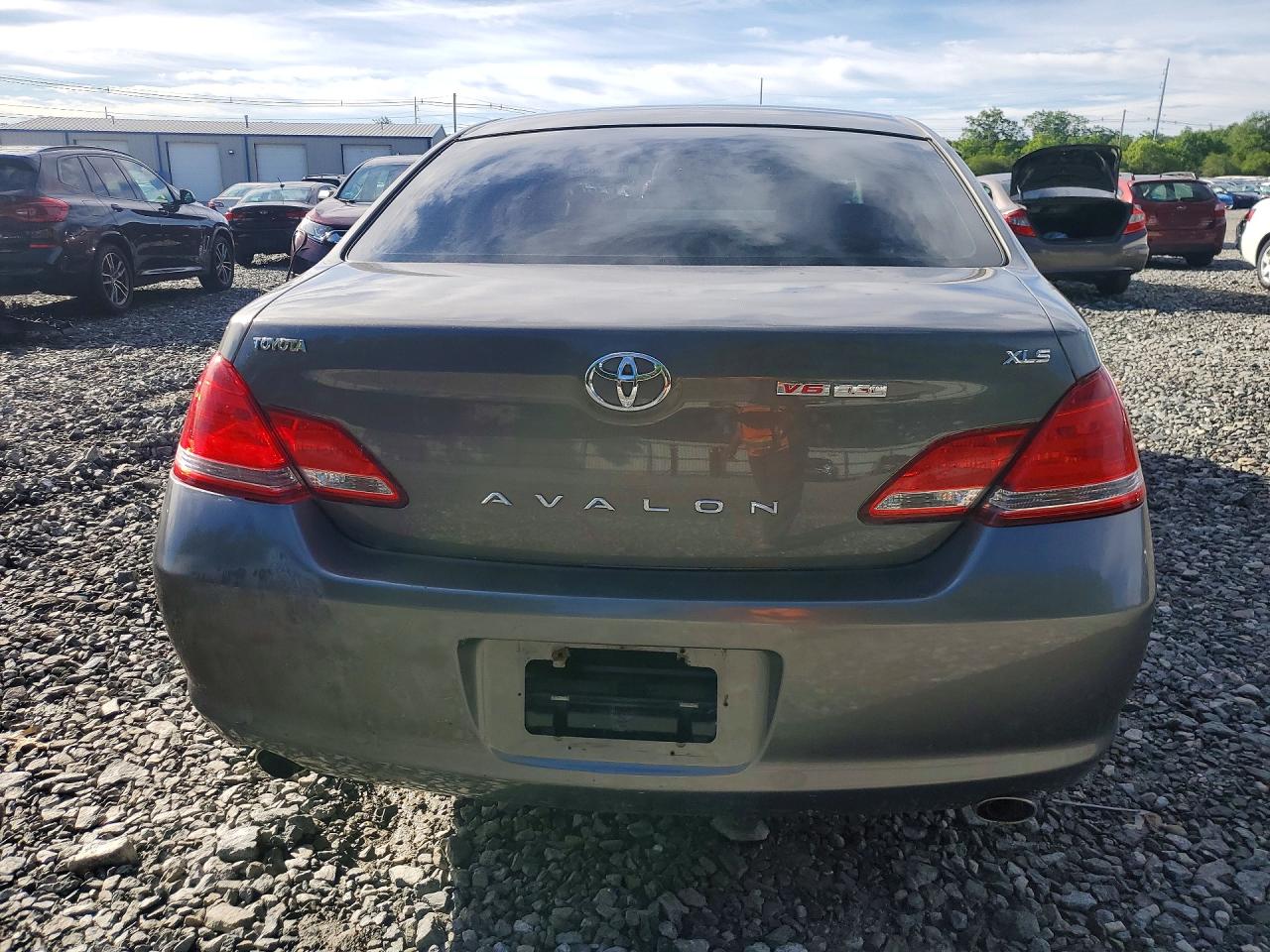 2006 TOYOTA AVALON