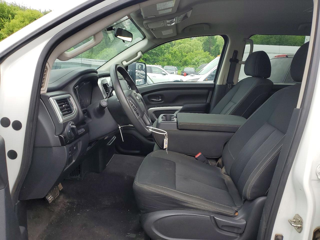 2016 NISSAN TITAN