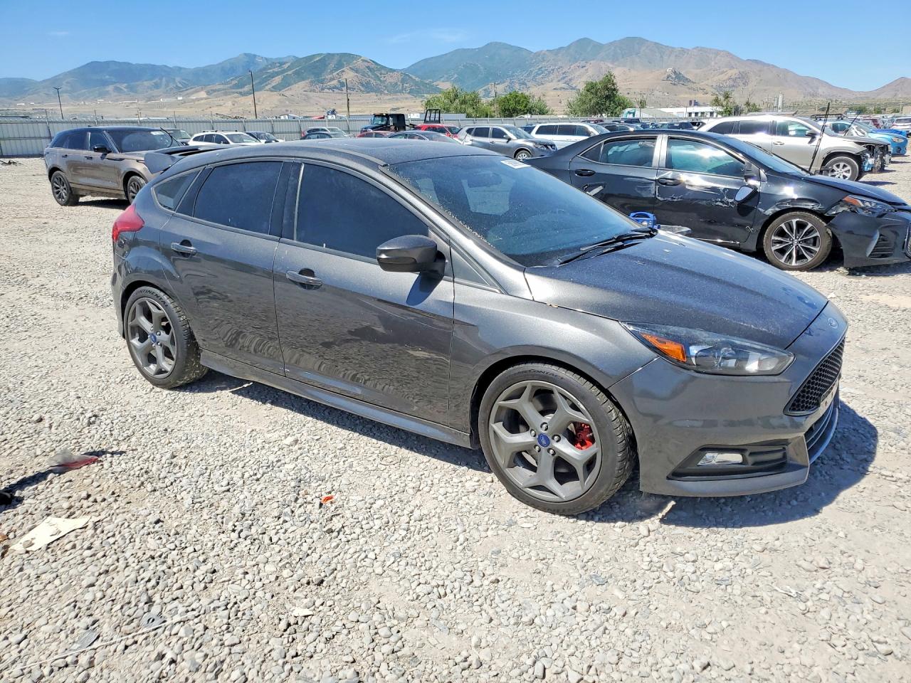 2016 FORD FOCUS