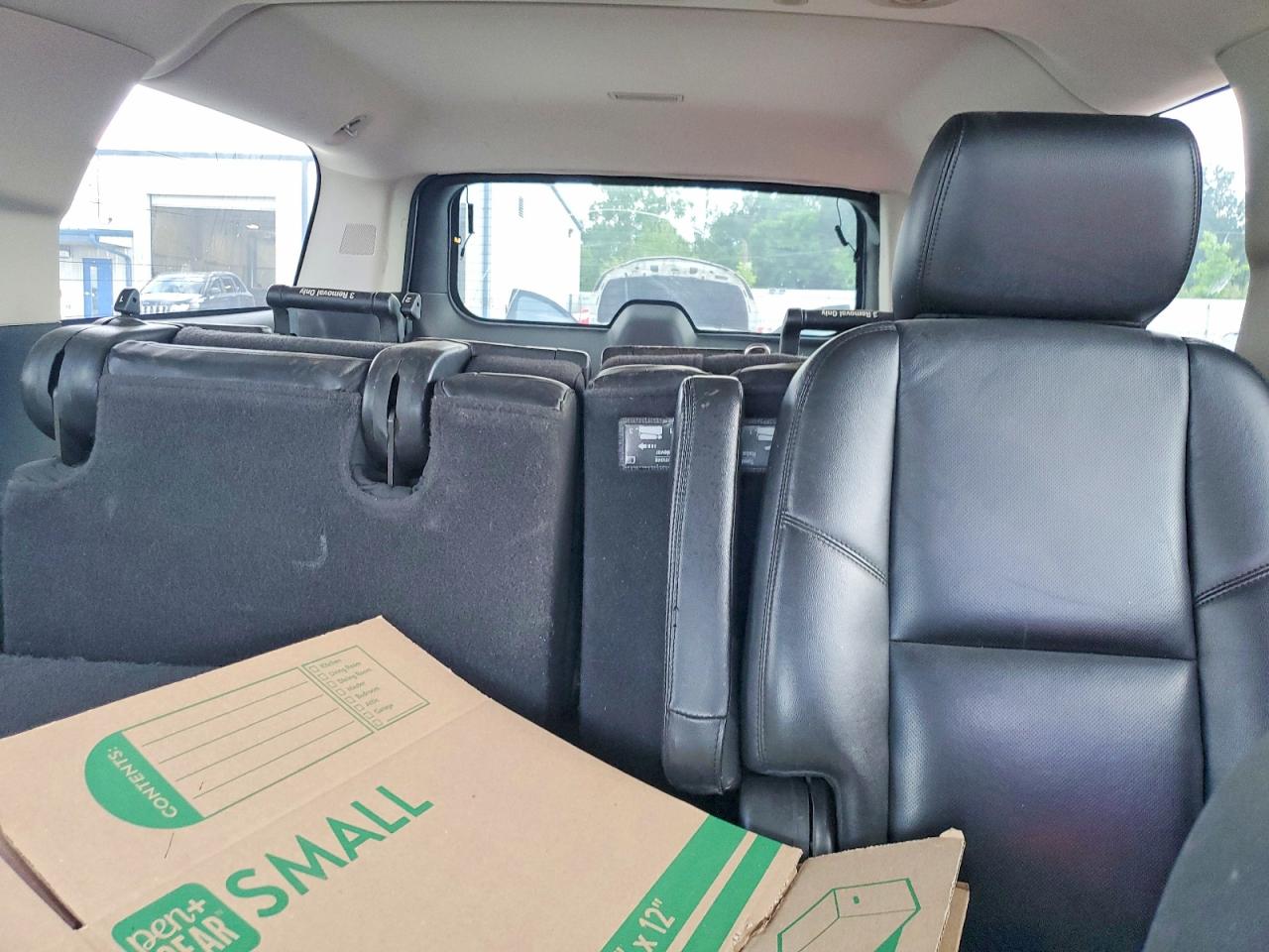 2011 CHEVROLET SUBURBAN