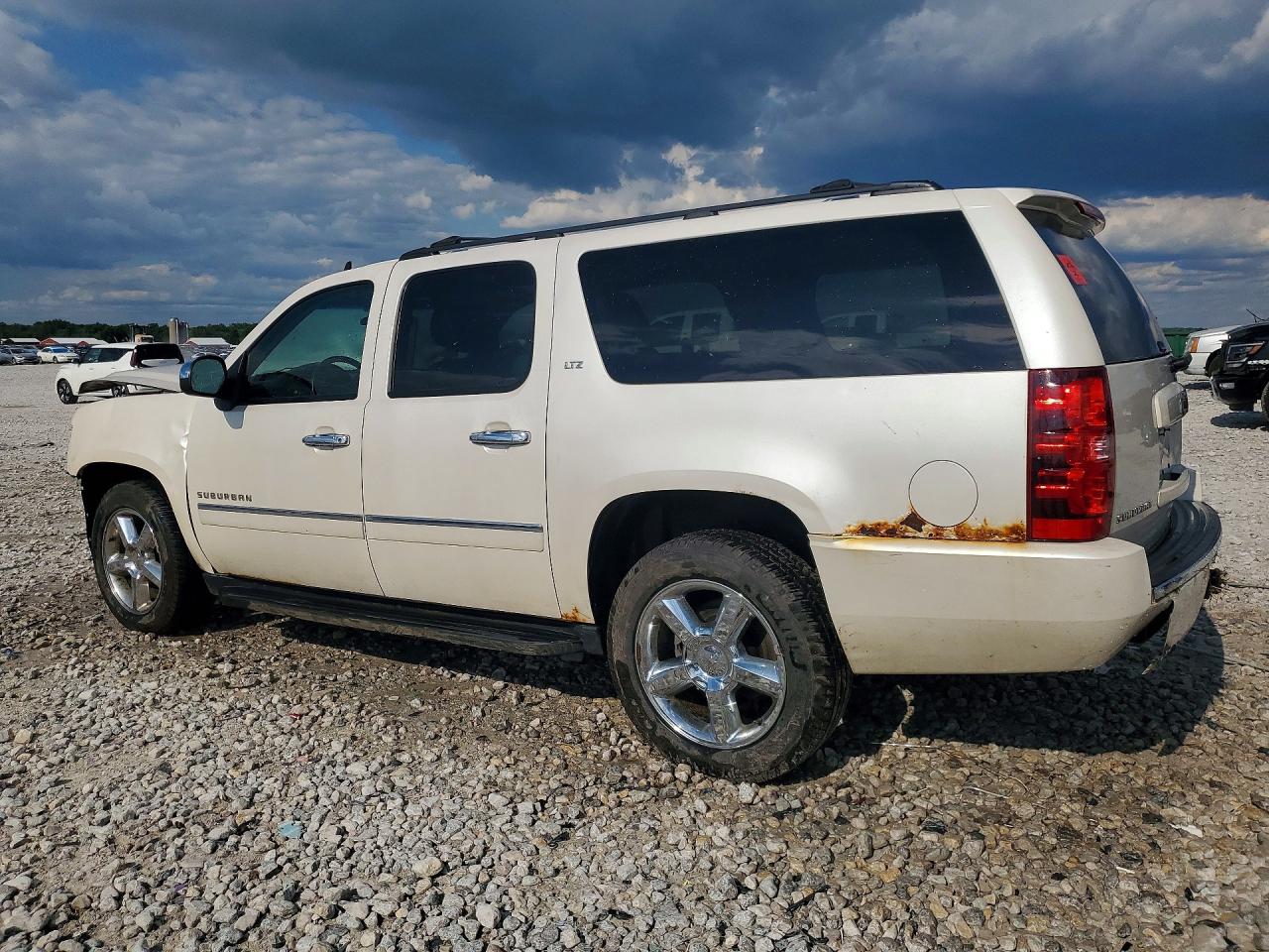 2011 CHEVROLET SUBURBAN