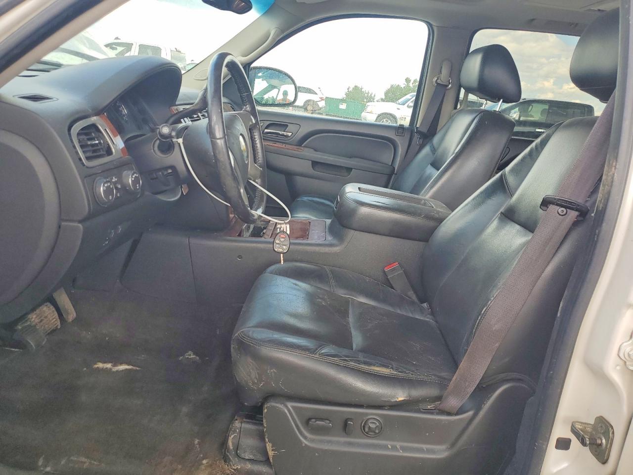 2011 CHEVROLET SUBURBAN