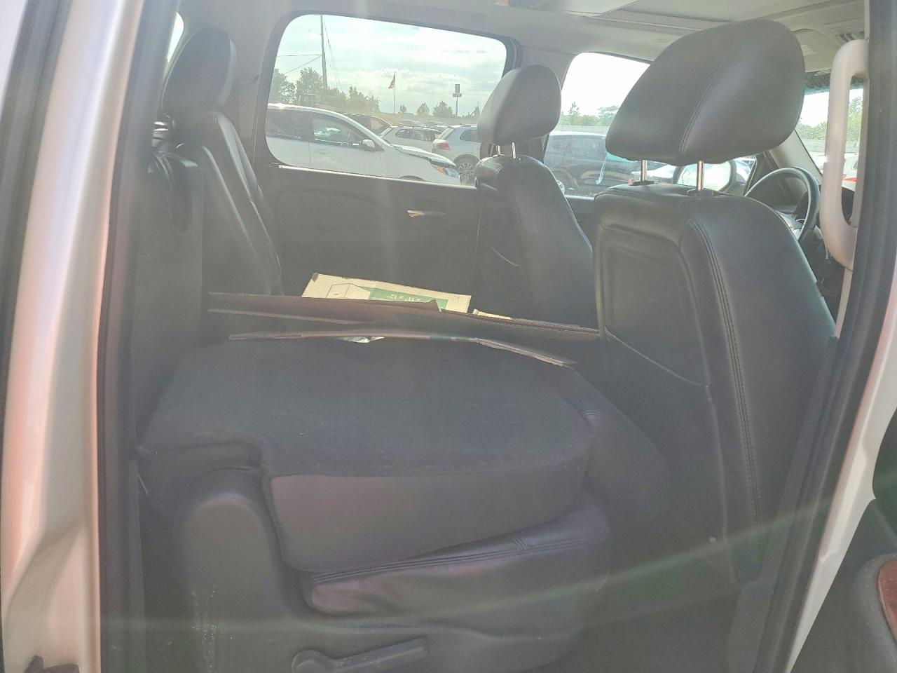 2011 CHEVROLET SUBURBAN