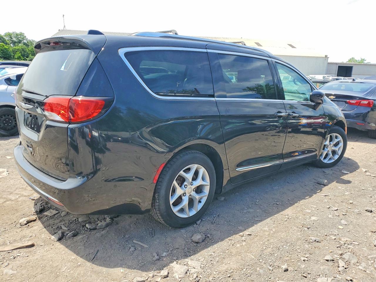 2017 CHRYSLER PACIFICA