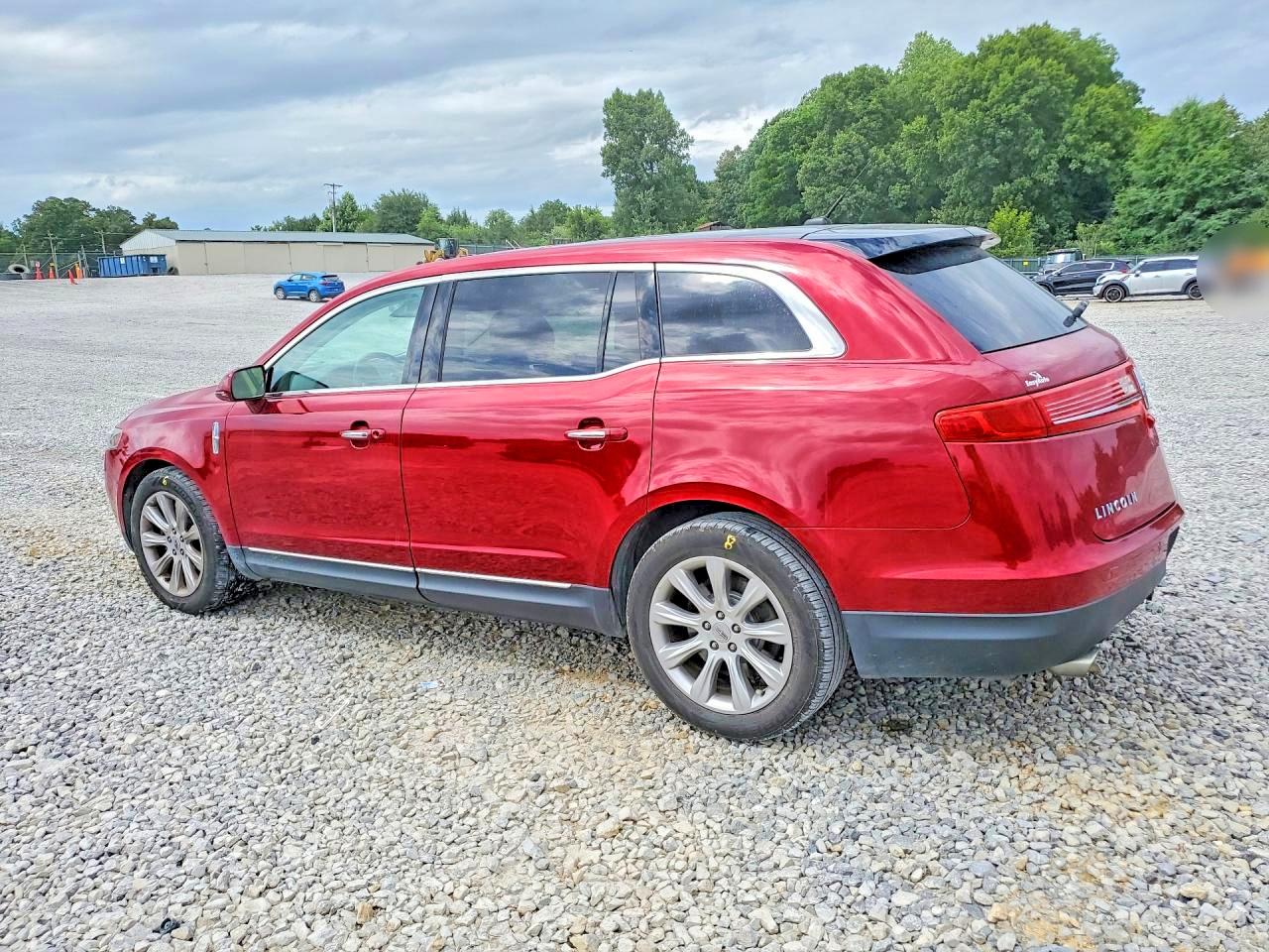 2014 LINCOLN MKT