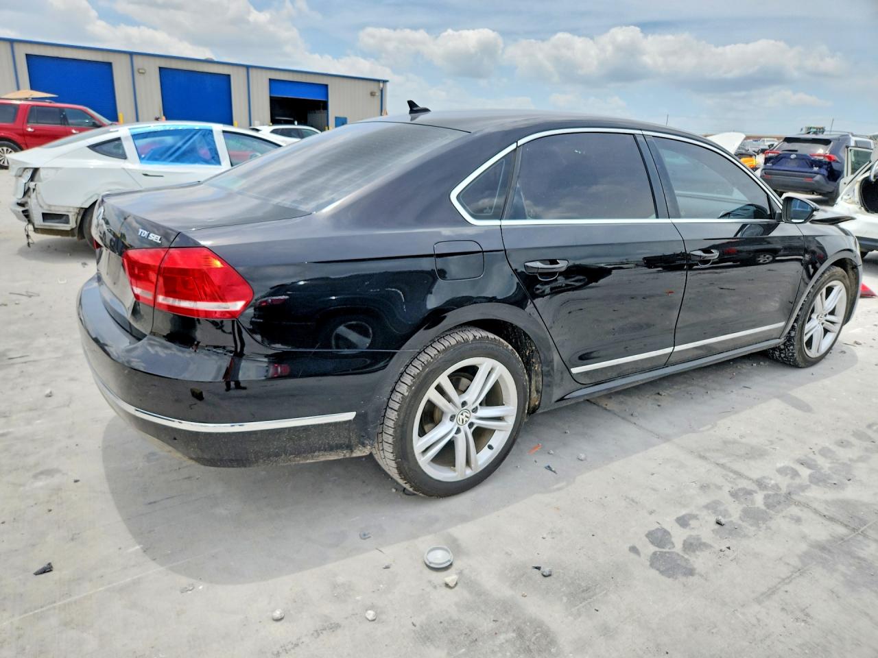 2012 VOLKSWAGEN PASSAT