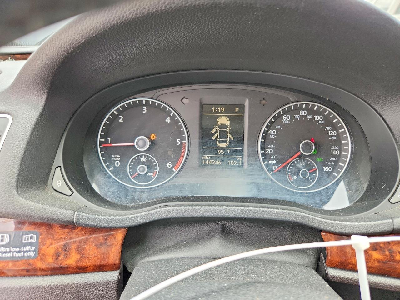 2012 VOLKSWAGEN PASSAT