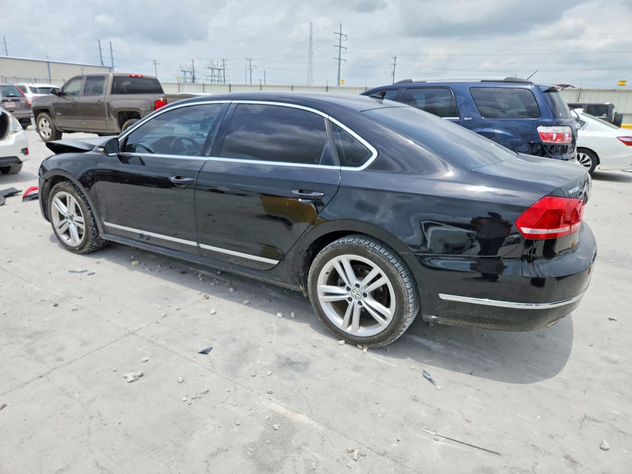 2012 VOLKSWAGEN PASSAT
