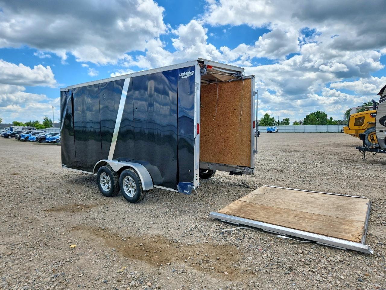 2015 LIGHTNING TRAILER