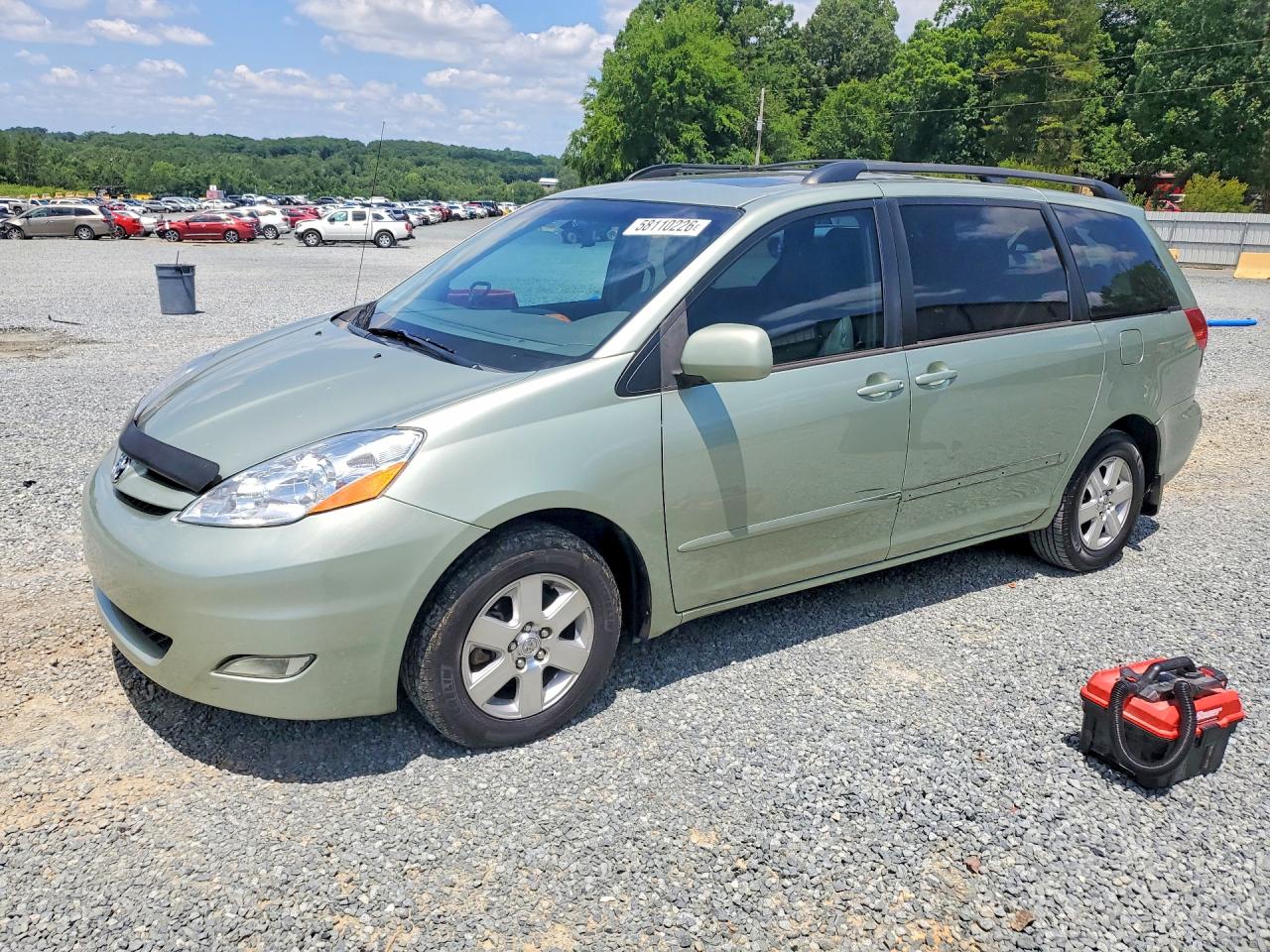 2010 TOYOTA SIENNA