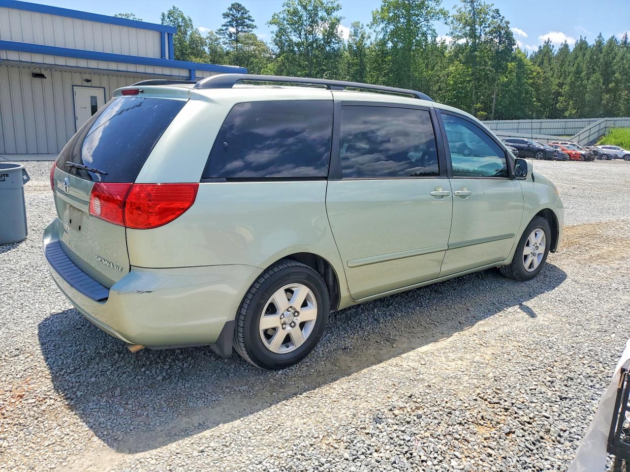 2010 TOYOTA SIENNA