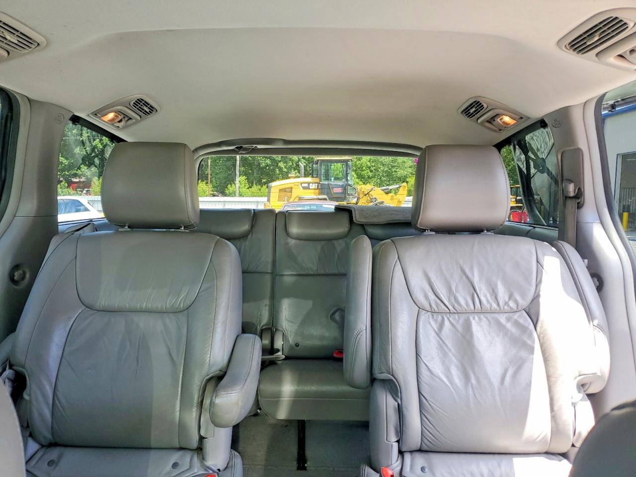 2010 TOYOTA SIENNA