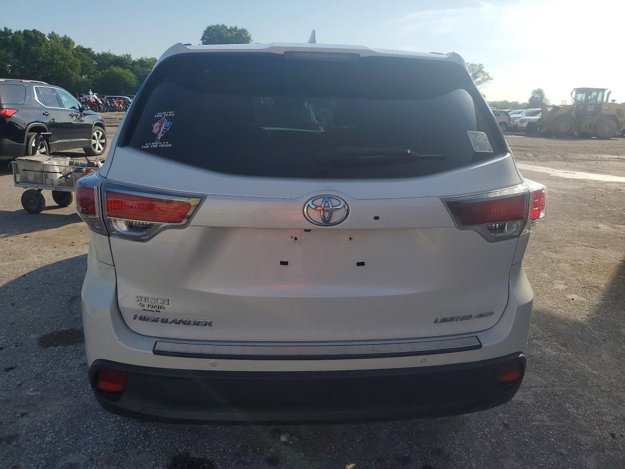 2016 TOYOTA HIGHLANDER