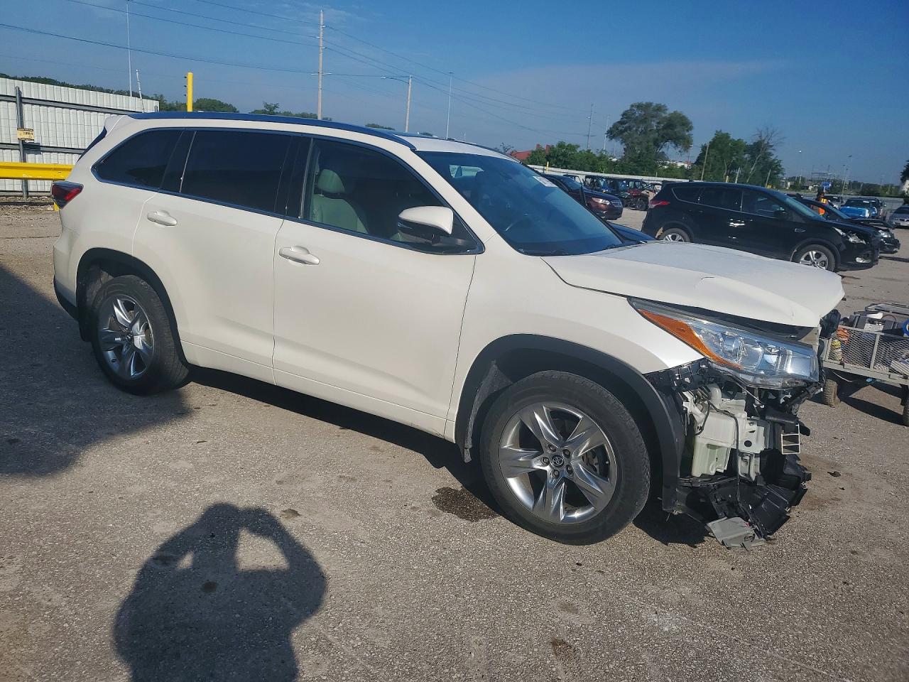 2016 TOYOTA HIGHLANDER