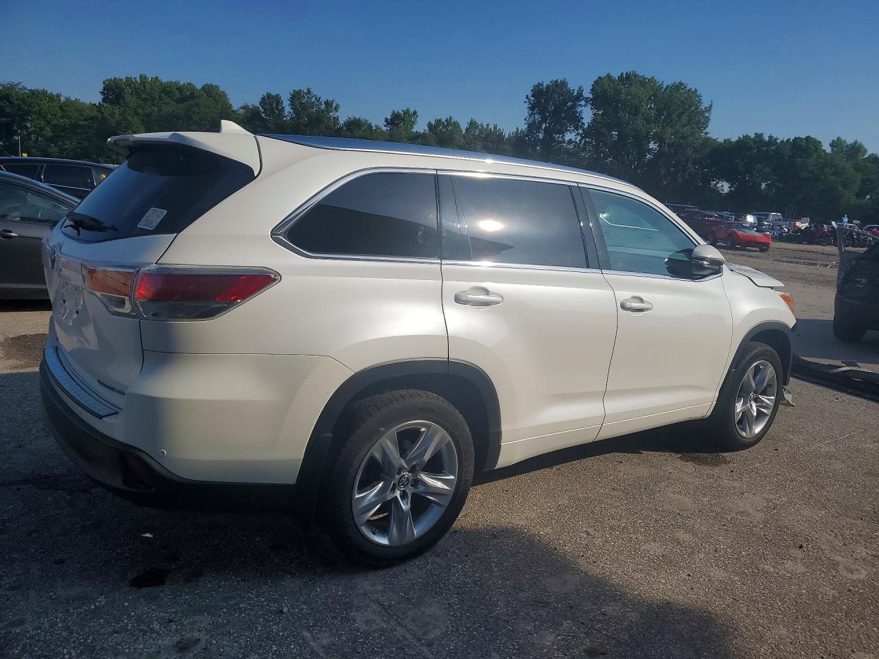 2016 TOYOTA HIGHLANDER