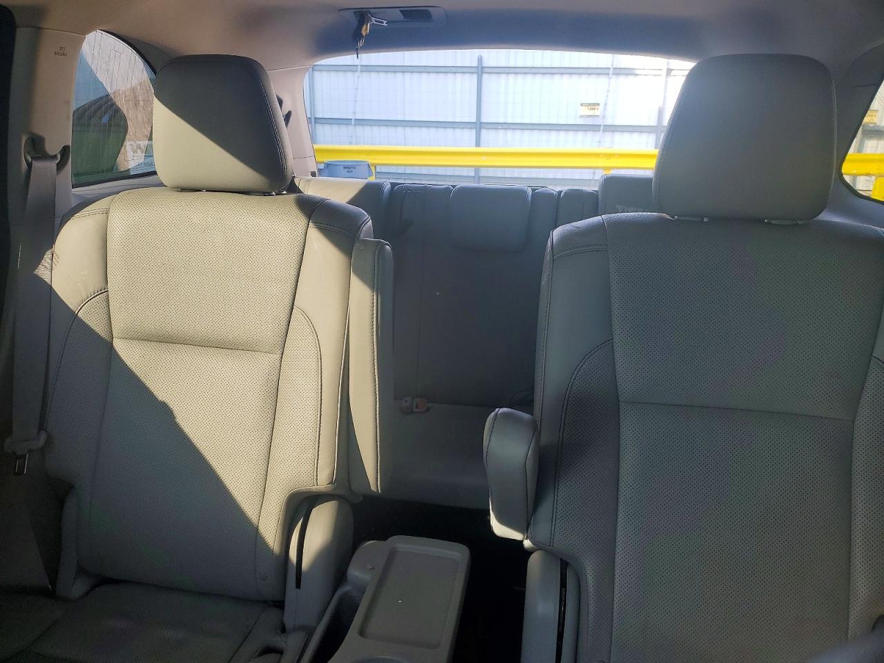 2016 TOYOTA HIGHLANDER
