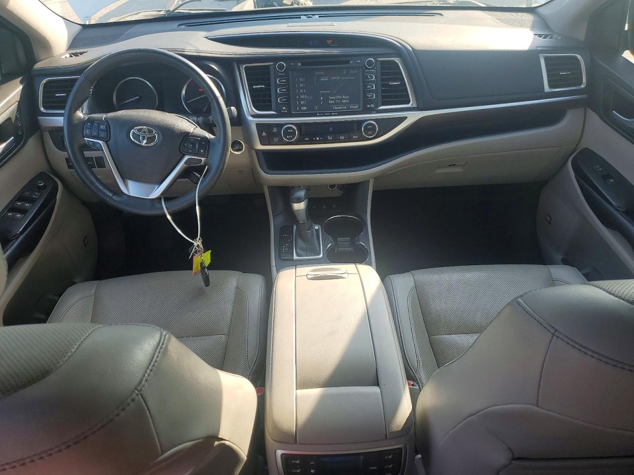 2016 TOYOTA HIGHLANDER
