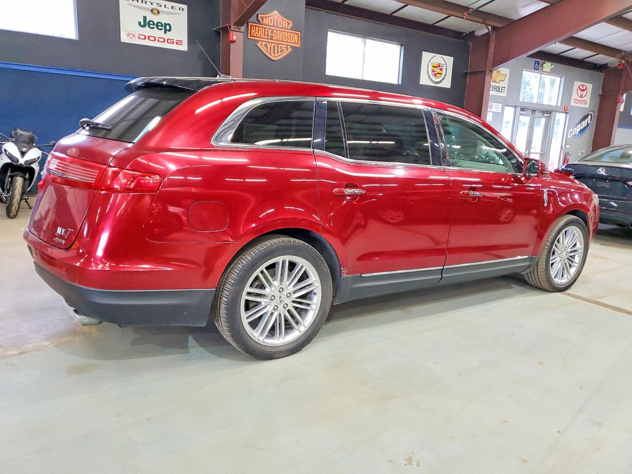 2016 LINCOLN MKT