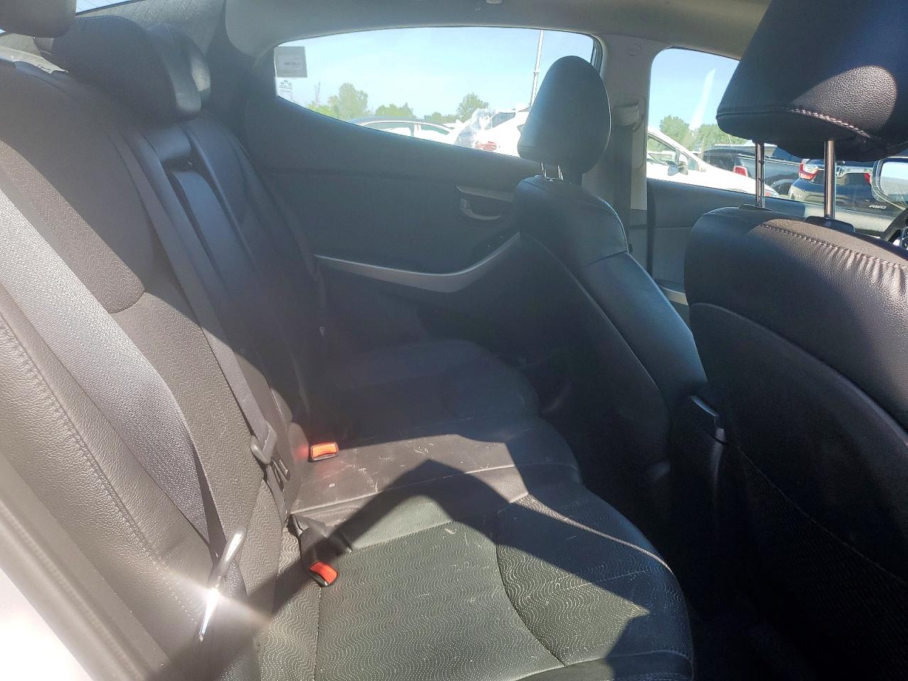 2012 HYUNDAI ELANTRA