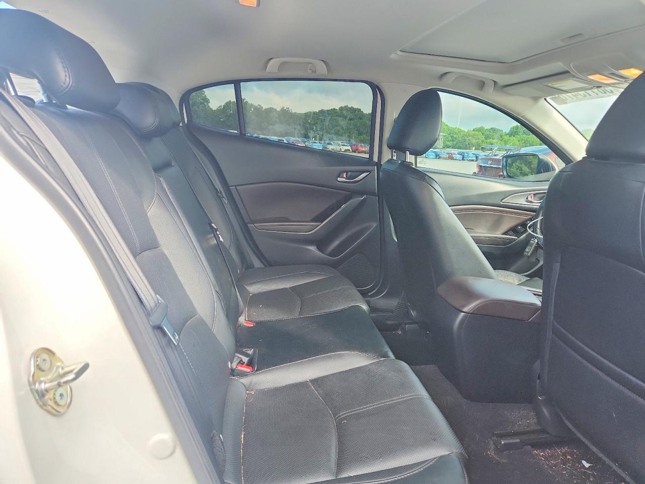 2018 MAZDA 3