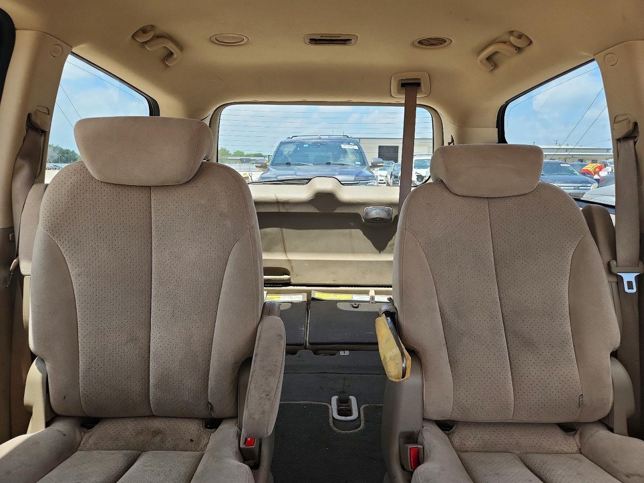 2008 HYUNDAI ENTOURAGE