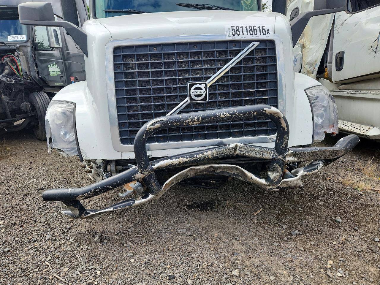 2015 VOLVO VN