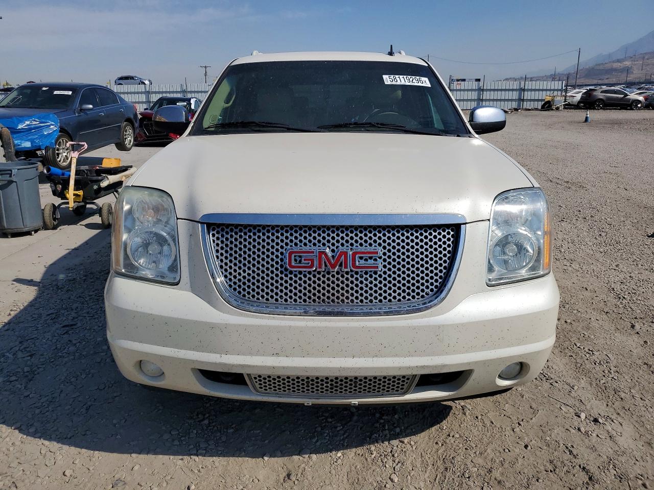 2011 GMC YUKON