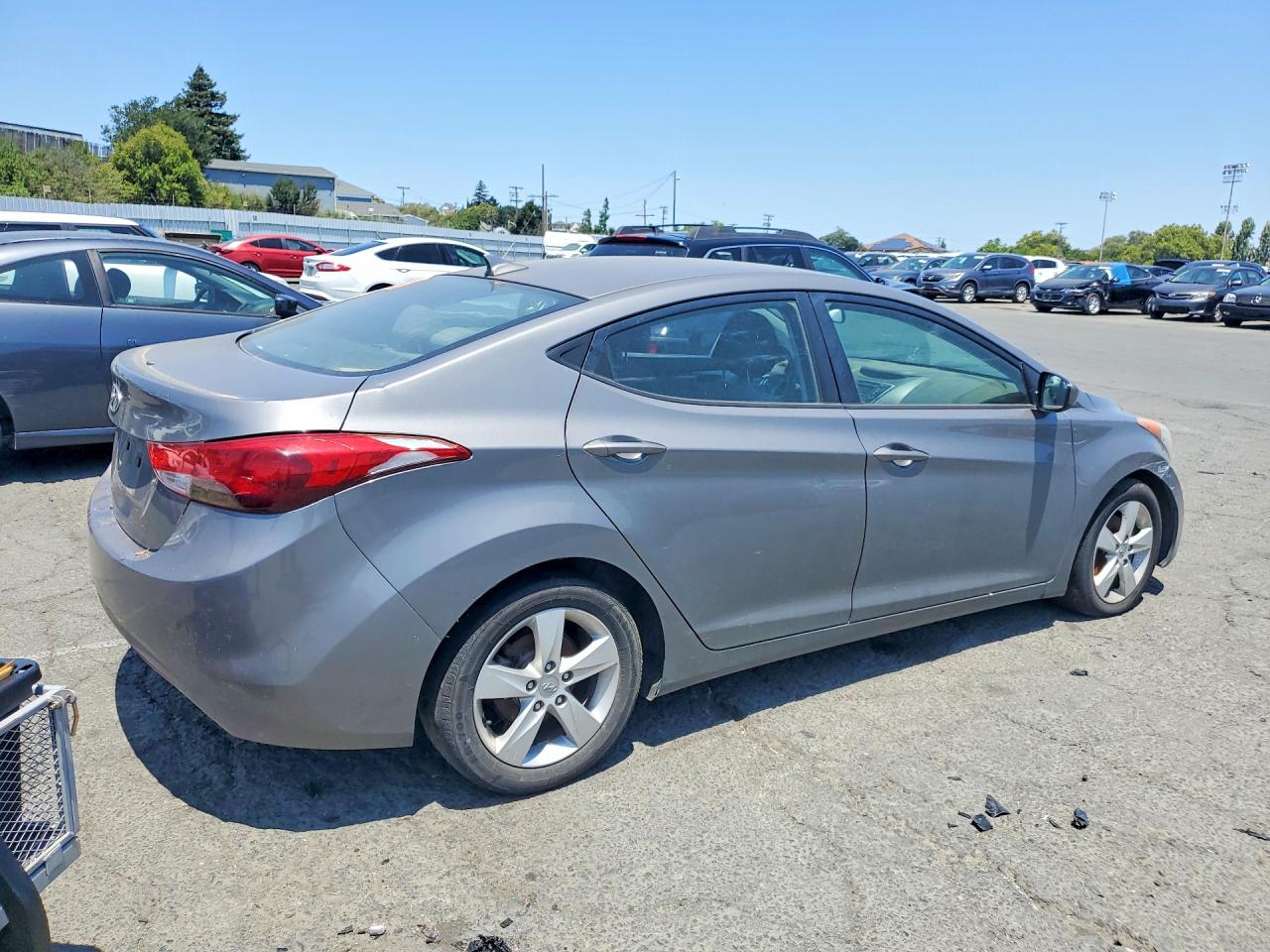 2013 HYUNDAI ELANTRA