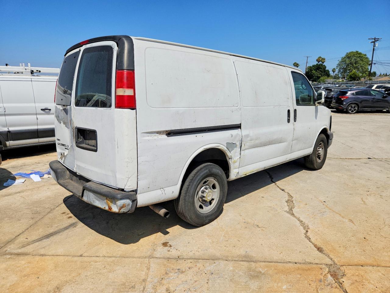 2011 CHEVROLET EXPRESS