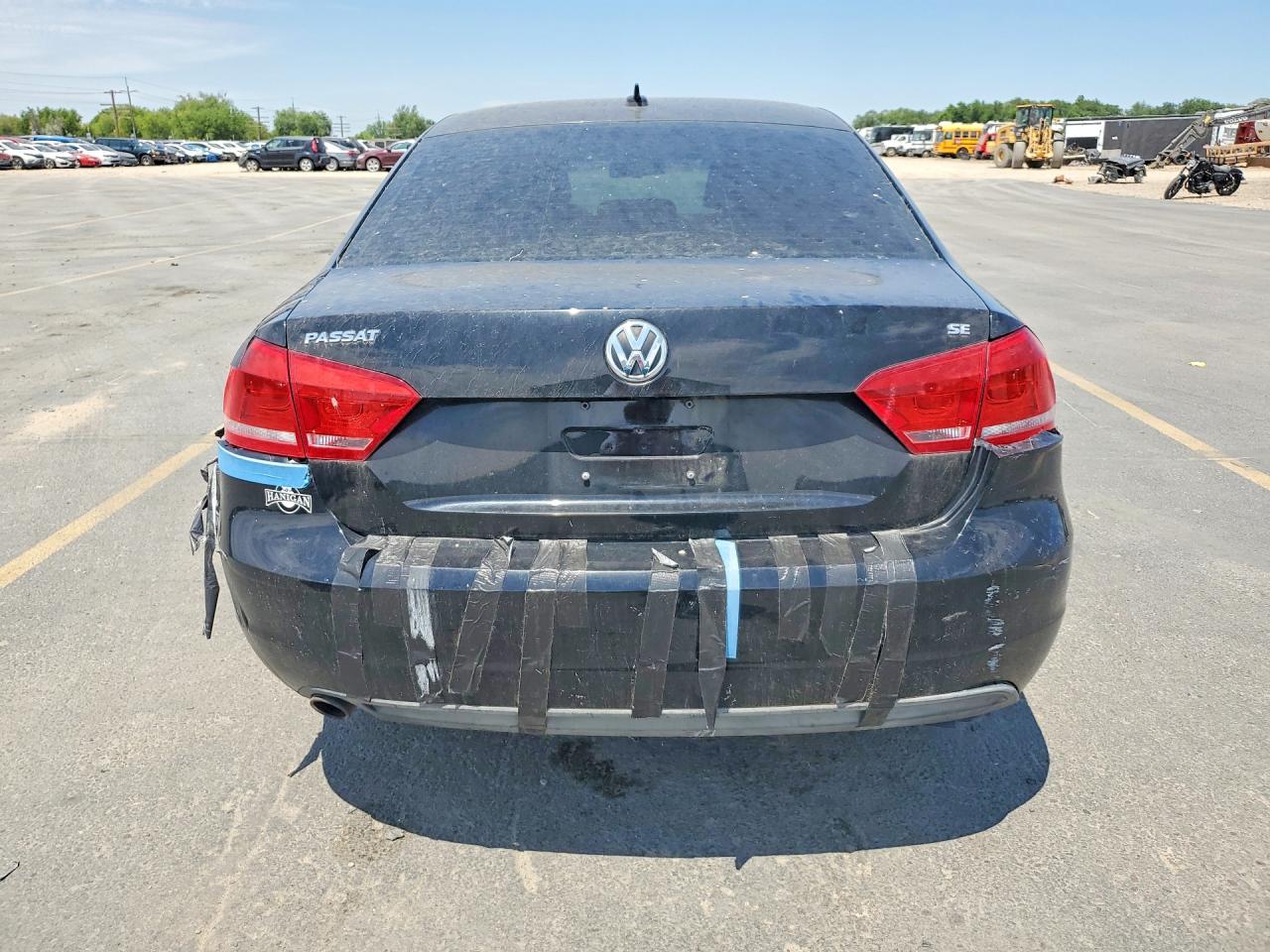 2013 VOLKSWAGEN PASSAT