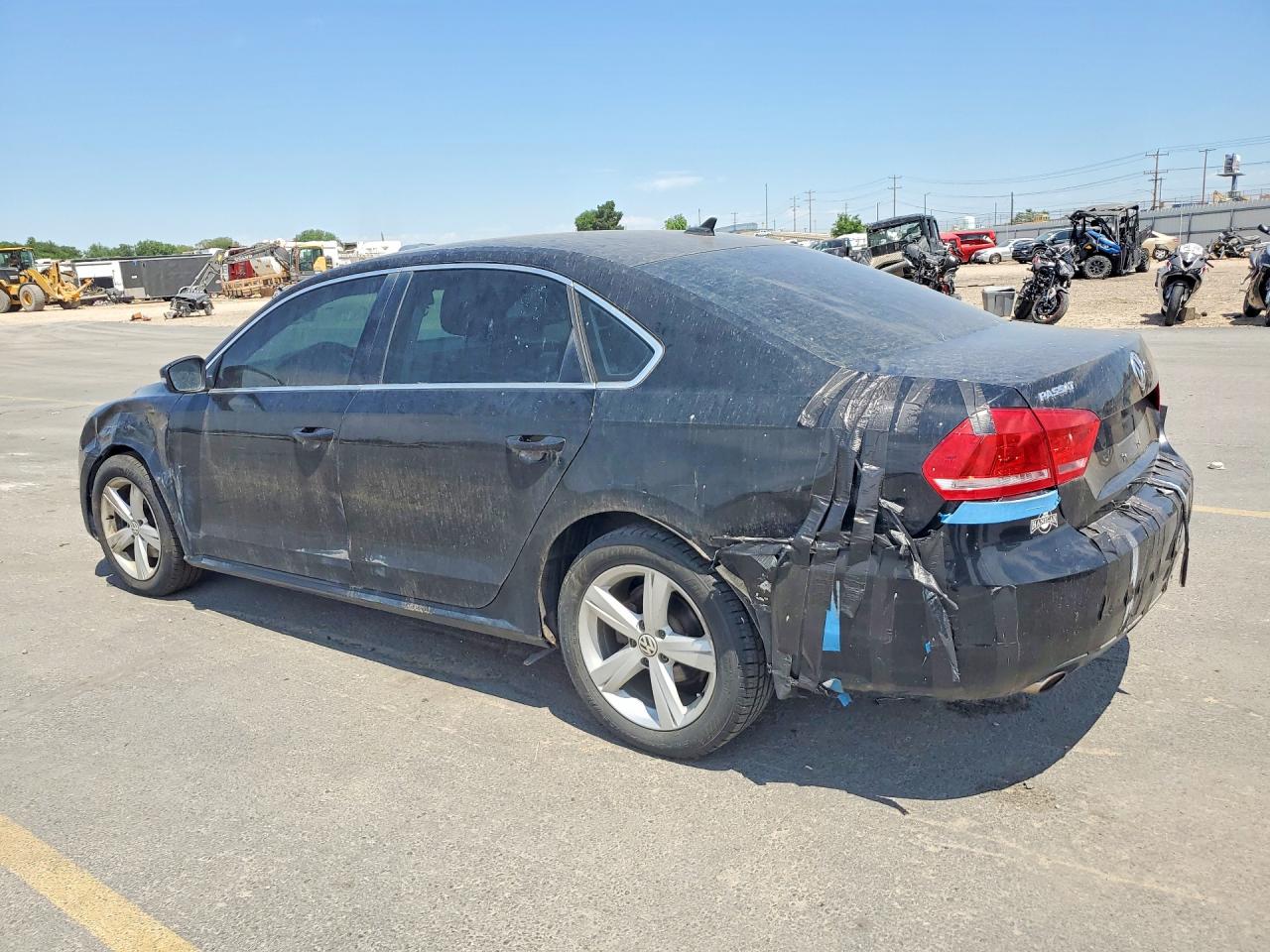 2013 VOLKSWAGEN PASSAT