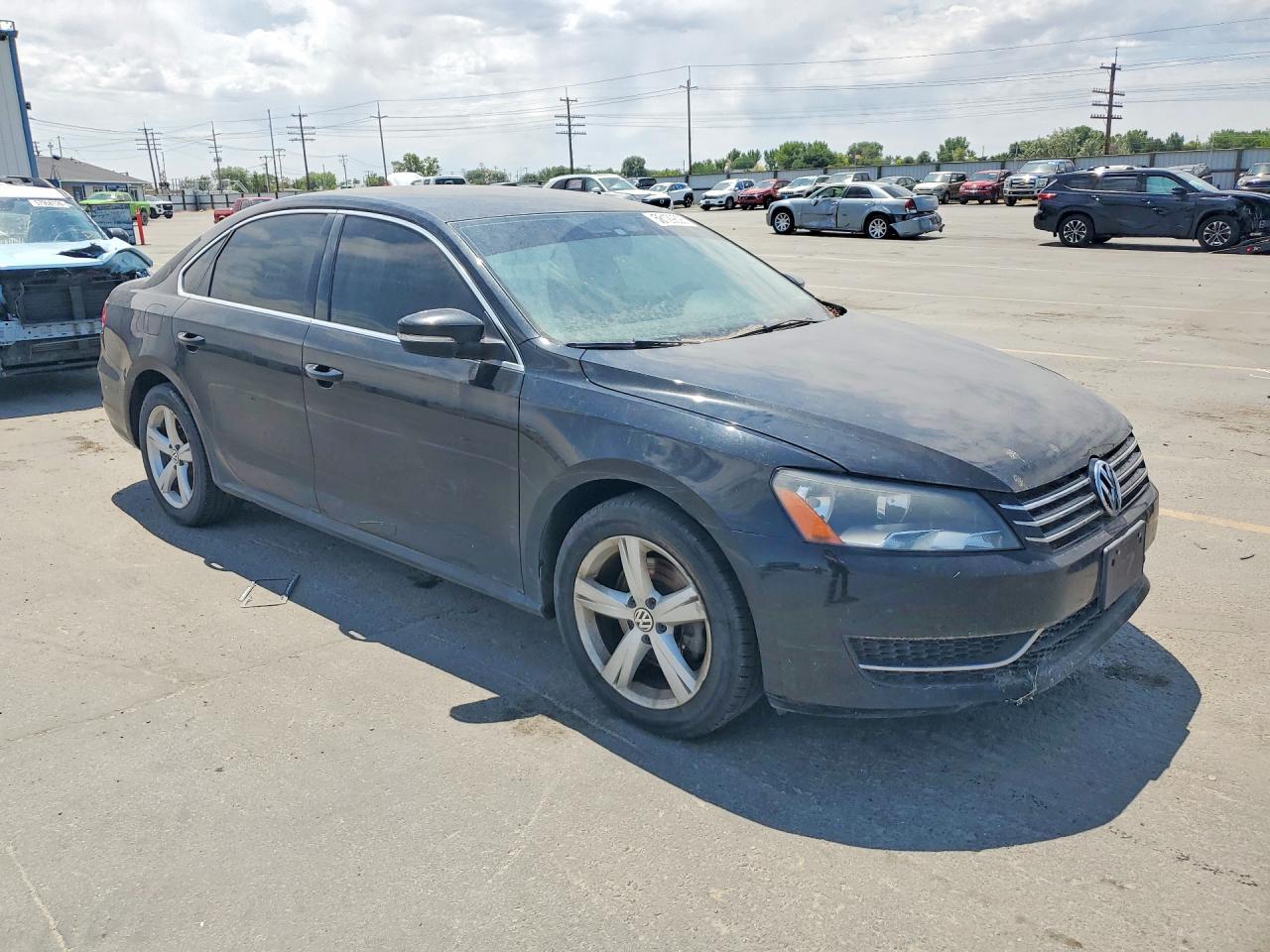 2013 VOLKSWAGEN PASSAT