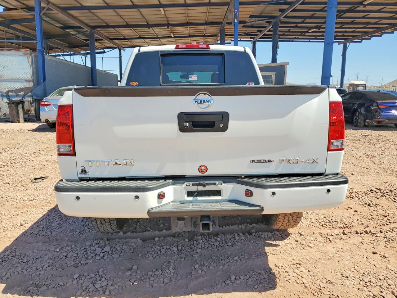 2015 NISSAN TITAN