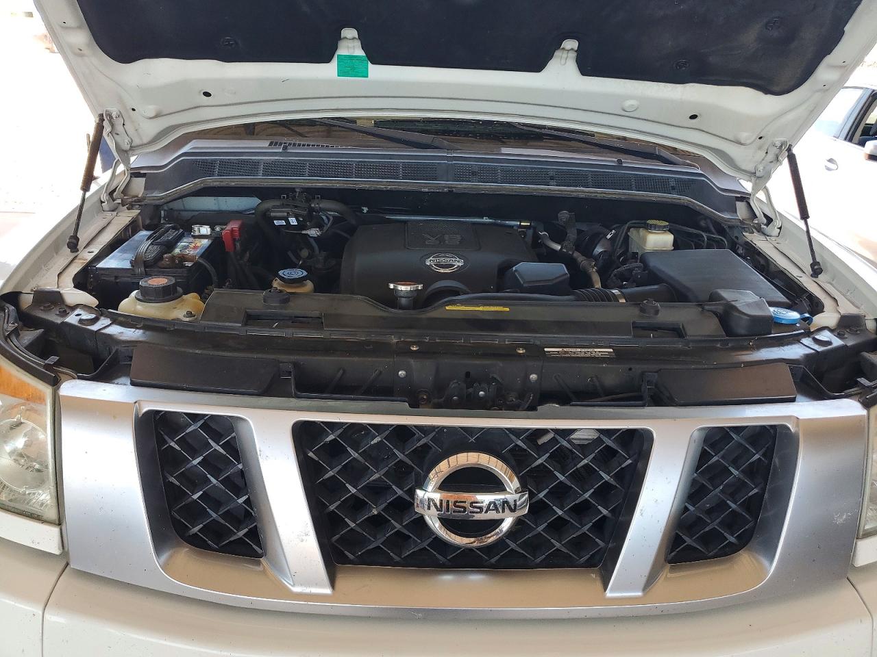 2015 NISSAN TITAN