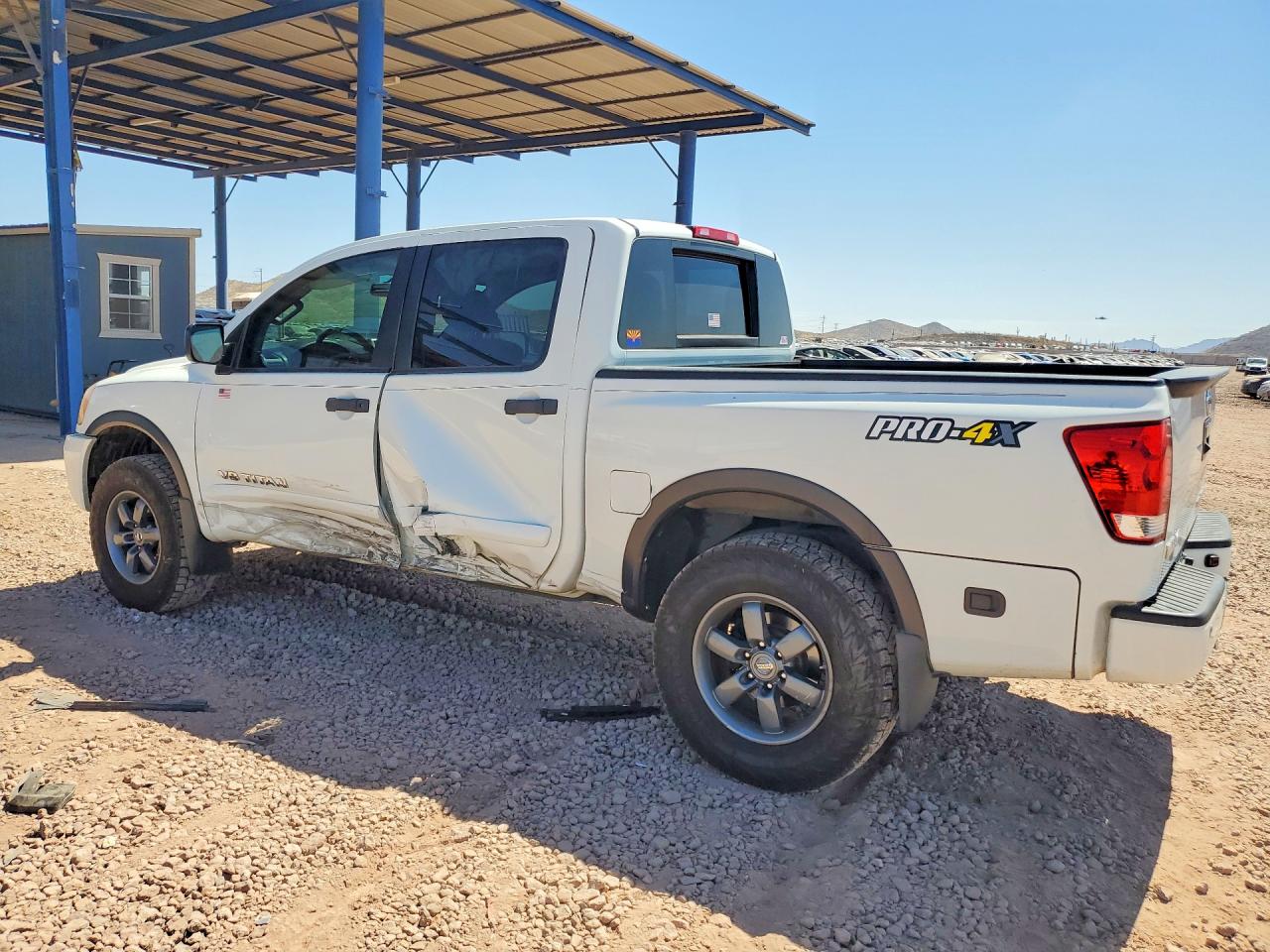 2015 NISSAN TITAN