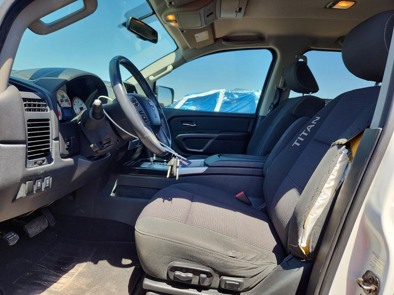 2015 NISSAN TITAN