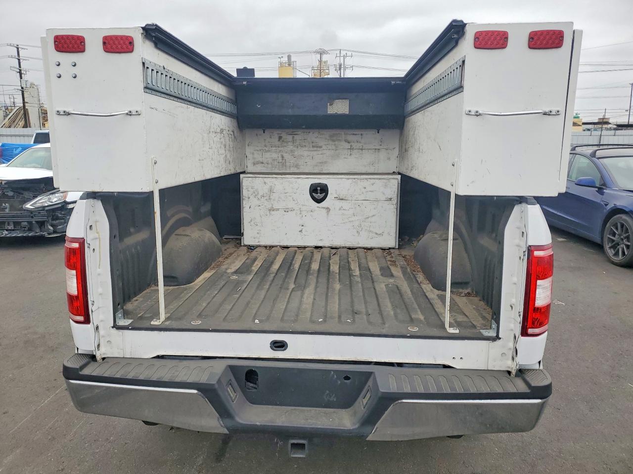 2018 FORD F100