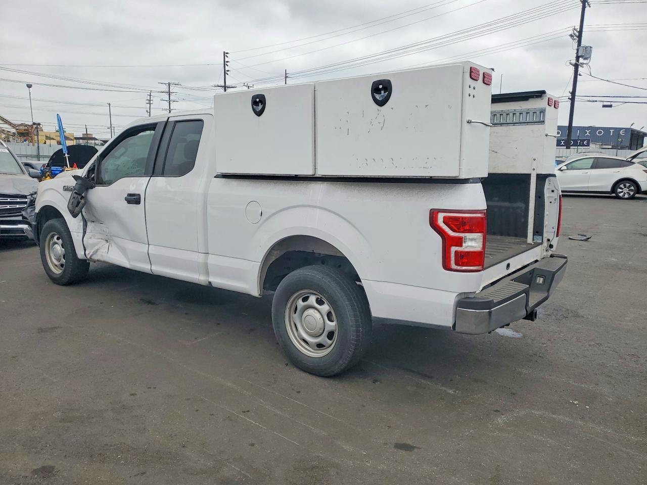 2018 FORD F100