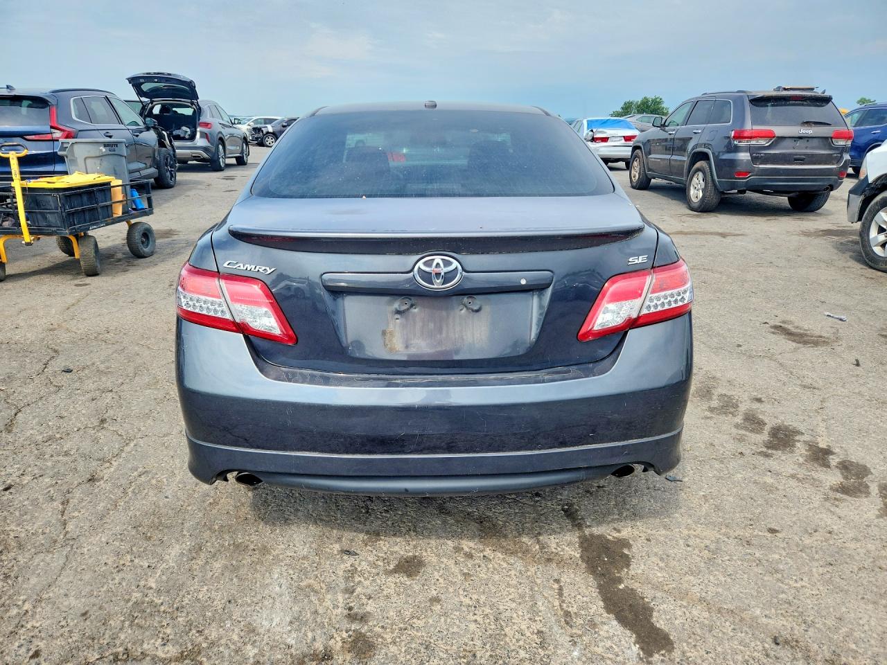 2011 TOYOTA CAMRY